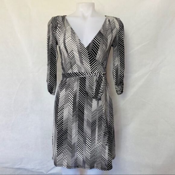 BCB Generation Black Gray White Striped Wrap Short 3/4 Sleeve Dress Size XS - Picture 1 of 10